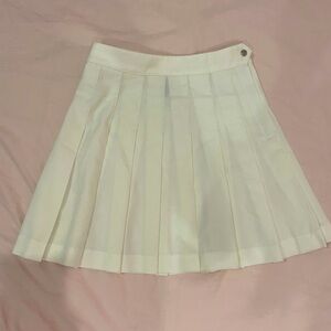 Pleated H&M skirt